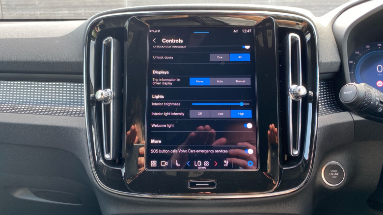 Volvo XC40 2.0 B3P Plus Dark 5dr Auto Petrol Estate